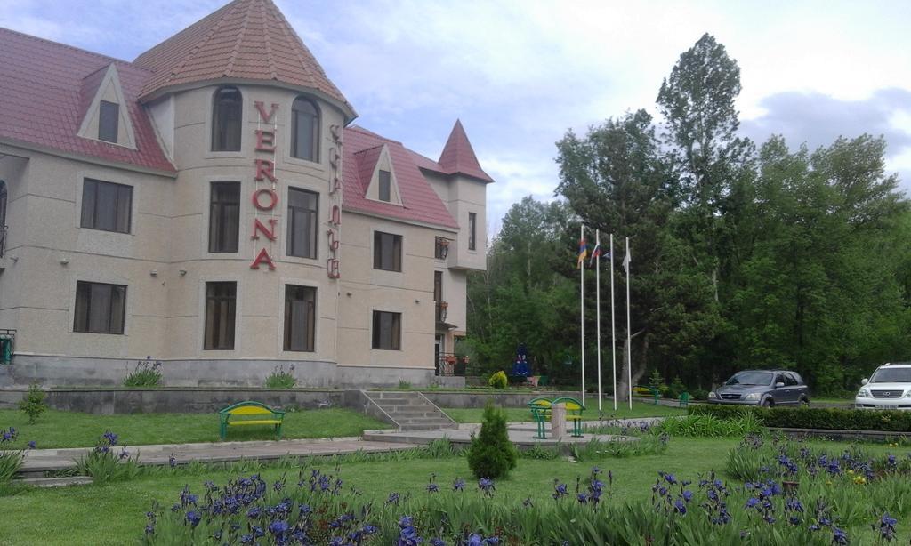 Jermuk Verona Resort ภายนอก รูปภาพ