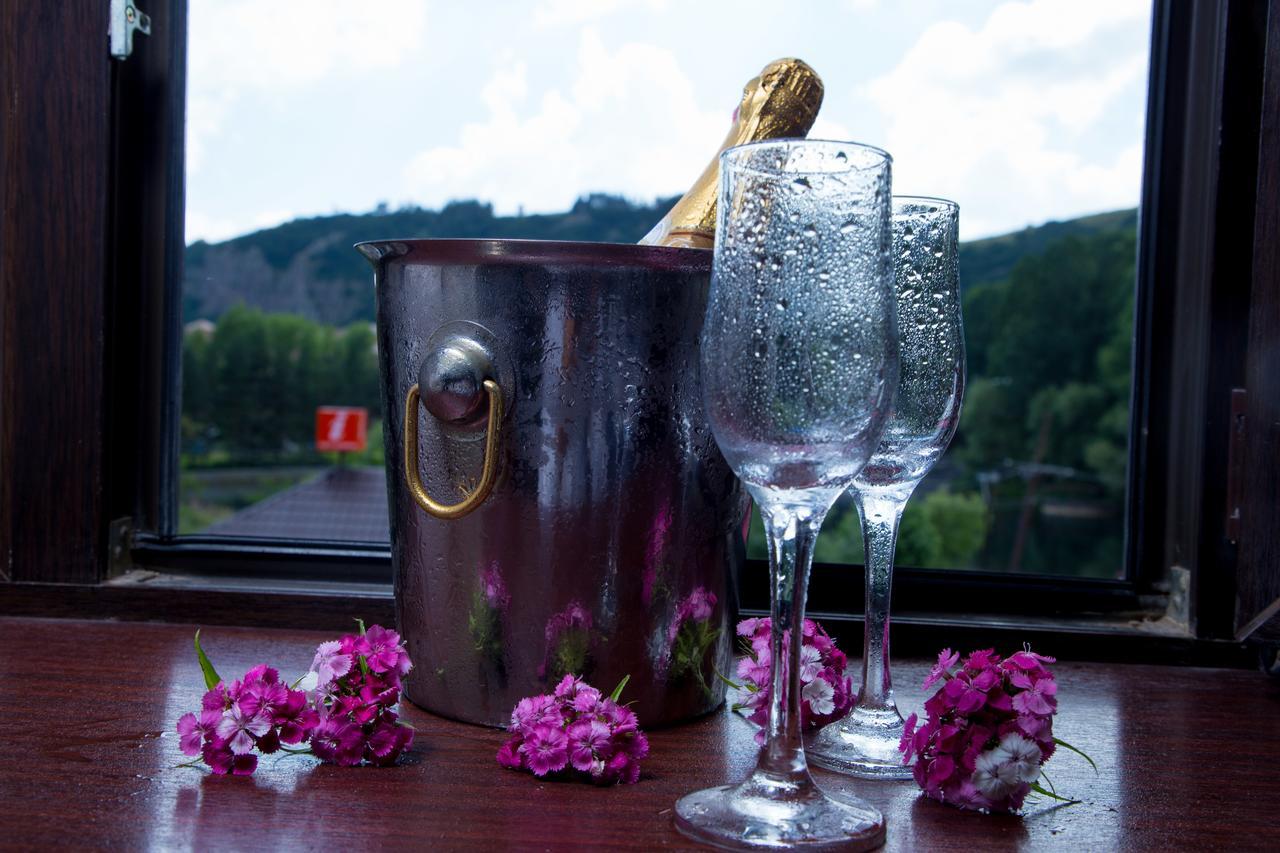 Jermuk Verona Resort ภายนอก รูปภาพ